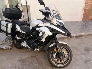 Benelli TRK 502 Adventure con Maletas