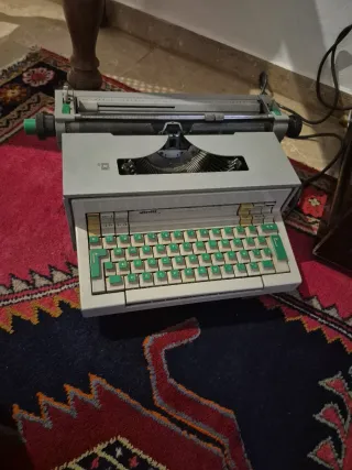 Máquina de escribir Olivetti Eléctrica