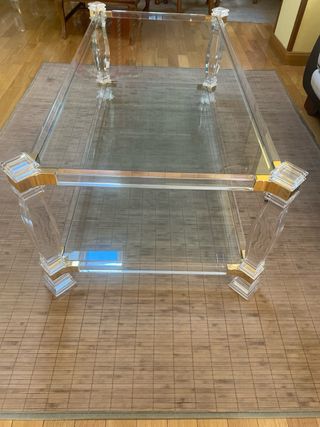 Mesa centro acrílico patas doradas