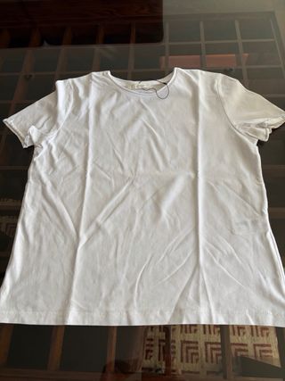 Camiseta básica Zara a estrenar
