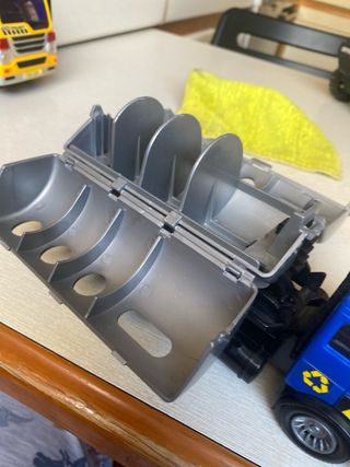 Camión de basura azul de juguete