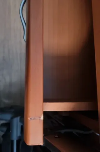 Cajonera de madera marrón