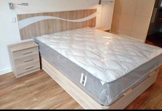 Materasso e divano letto in legno