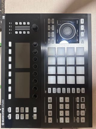Native Instruments Maschine Studio + Decksaver