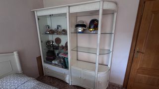 Dormitorio completo blanco estilo bambú