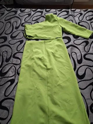 Vestido largo asimétrico verde