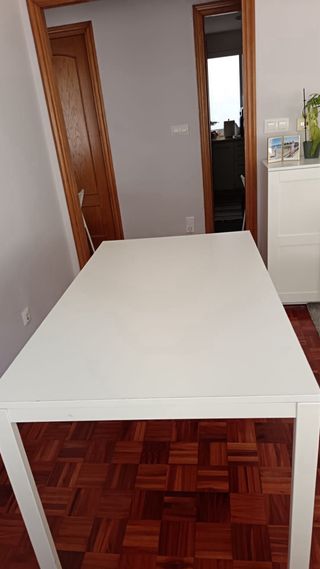 Mesa de comedor/cocina blanca