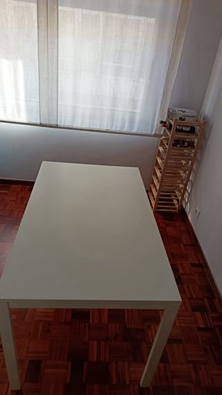 Mesa de comedor/cocina blanca