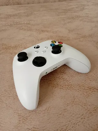 PACCHETTO XBOX SERIES S IMPECCABILE VENDUTO PER NON UTILIZZO