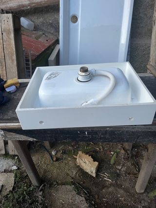 Lavabo de baño blanco