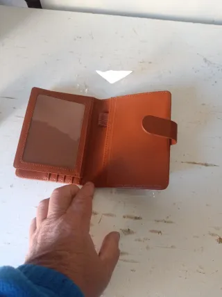 Porta pasaporte con avión