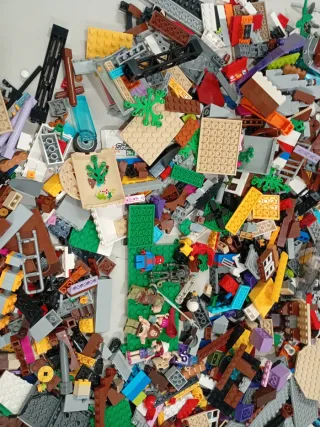 Lego Star Wars 2,200 chili e altri Pezzi Originali