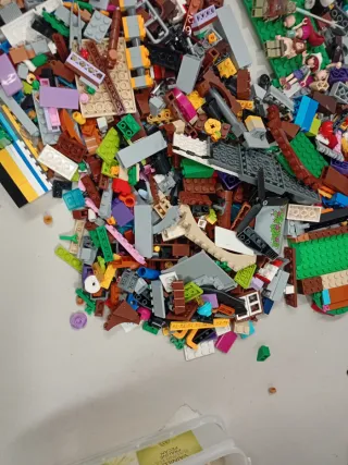 Lego Star Wars 2,200 chili e altri Pezzi Originali