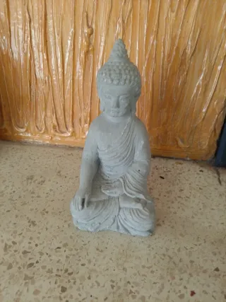 Statue decorative in pietra e legno