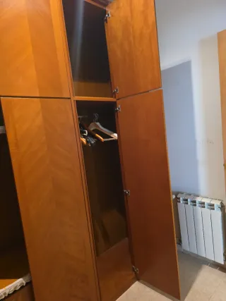 Armario madera marrón 3 módulos. Urge x mudanza.
