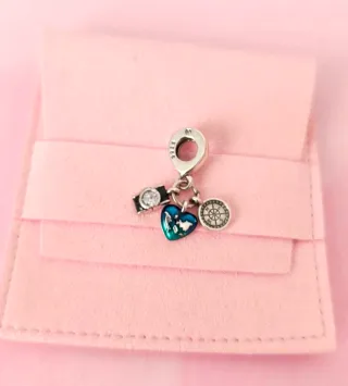 Colgante Corazón Mundo Brújula y Cámara