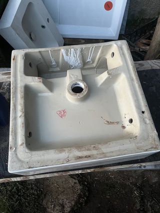 Lavabo de baño blanco