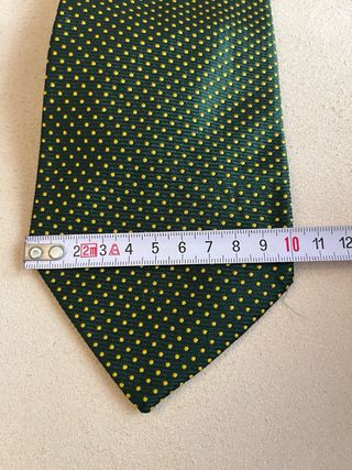Cravatta verde con pois oro