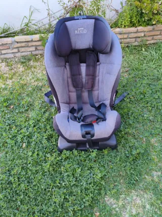 Seggiolino auto Axkid Rekid