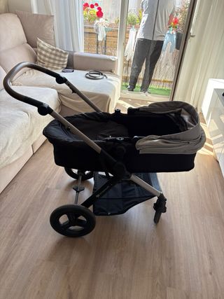 Carrito de bebé Kinderkraft Moov 2 XL