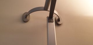 Mobile girevole con ripiani in cristallo