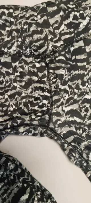 Leggings Capri Fabletics Talla M