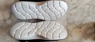 Zapatillas Renda Negras y Blancas