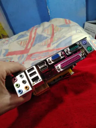 Placa Base Gigabyte FSB1066