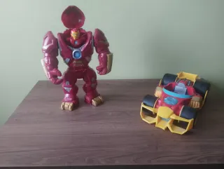 Juguetes Iron Man y Hulkbuster y coche Iron man