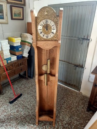 Reloj de pared antiguo decorativo