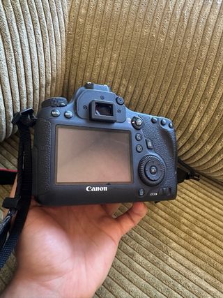 Canon EOS 6D + 50mm + flash –  (1000 disparos)