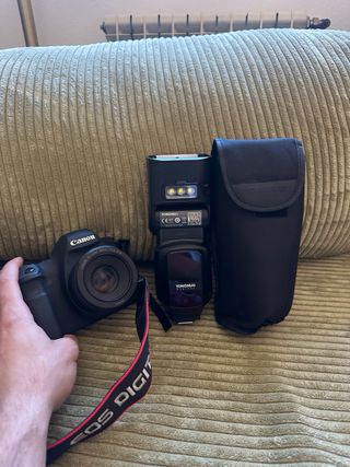 Canon EOS 6D + 50mm + flash –  (1000 disparos)