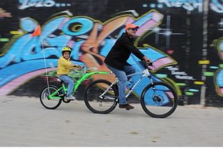 Remolque infantil para bicicleta