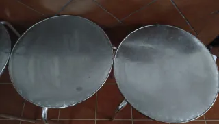Set di 4 tavoli rotondi in alluminio