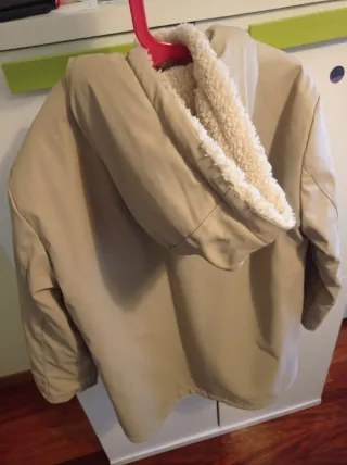 Cazadora Zara niña beige forrada