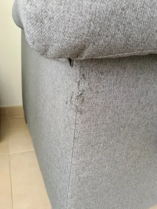 Sofá gris de tela