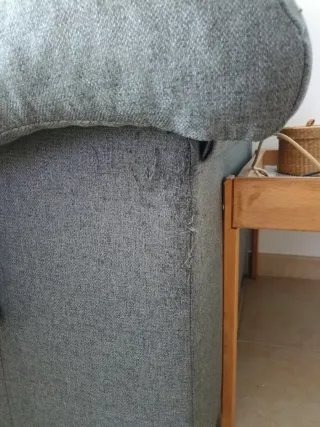 Sofá gris de tela