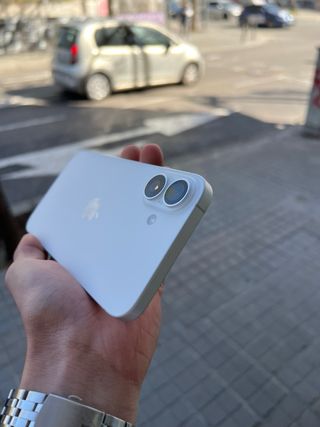 iPhone 16 Plus 128GB Plata