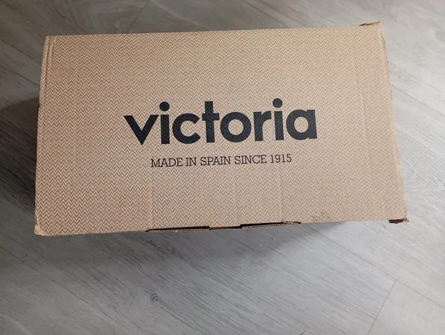 Zapatillas Victoria rosas con cordones extra