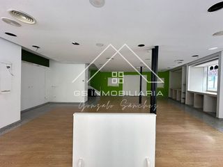Local comercial en alquiler en Lucena