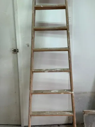 Escalera de madera