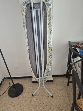 Tabla de planchar  y tendedero