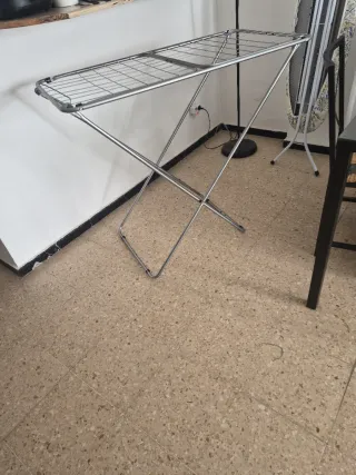 Tabla de planchar  y tendedero