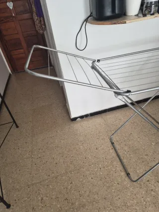 Tabla de planchar  y tendedero
