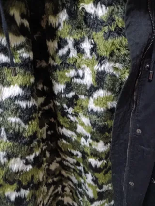 Parka larga con capucha y forro