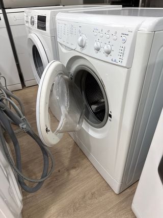 Lavadora carga frontal blanca 6kg