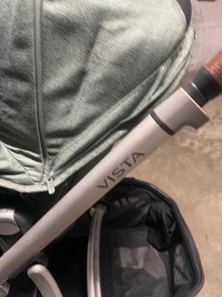 Carrito y capazo rosa Bebé UPPAbaby Vista V2