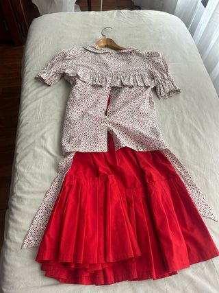 Traje Canario: Falda, Blusa y Delantal