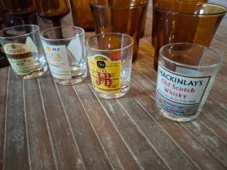 Juego de vasos y copas de cristal