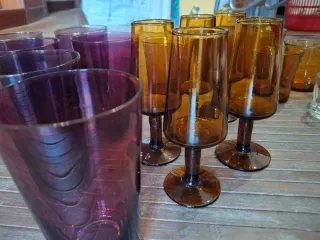 Juego de vasos y copas de cristal